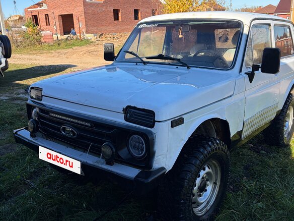 1996 Lada (ВАЗ) 2121 (4x4) I Рестайлинг, белый, 160000 рублей - вид 4