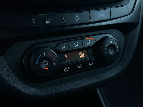 2021 Lada (ВАЗ) Vesta I, серебристый, 999000 рублей - вид 15
