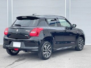 2023 Suzuki Swift V, чёрный, 932000 рублей, вид 4