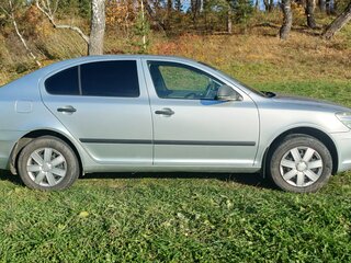 2011 Skoda Octavia II (A5) Рестайлинг, серебристый, 750000 рублей, вид 3