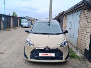 2020 Toyota Sienta II Рестайлинг, коричневый, 1675000 рублей, вид 1