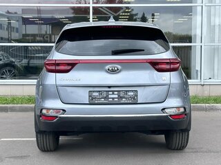 2020 Kia Sportage IV Рестайлинг, серебристый, 2080000 рублей, вид 5