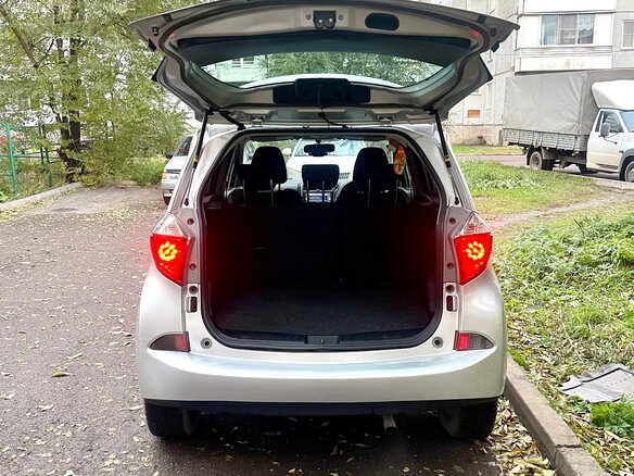 2012 Toyota Ractis II, серый - вид 6