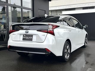 2022 Toyota Prius IV Рестайлинг (XW50), белый, 2040700 рублей, вид 3