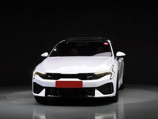 2023 Kia K5 III Рестайлинг, белый, 3000008 рублей, вид 2