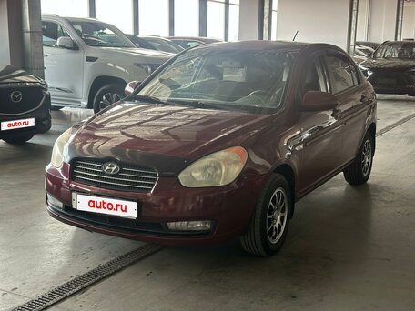 2006 Hyundai Verna II, красный, 245000 рублей, вид 2