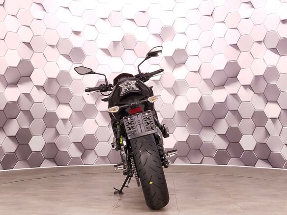 2018 Kawasaki Z 650, чёрный - вид 5