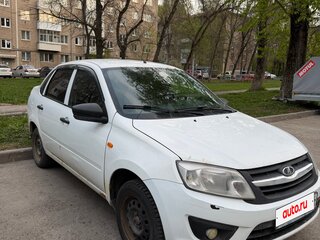 2015 Lada (ВАЗ) Granta I, белый, 360000 рублей, вид 3