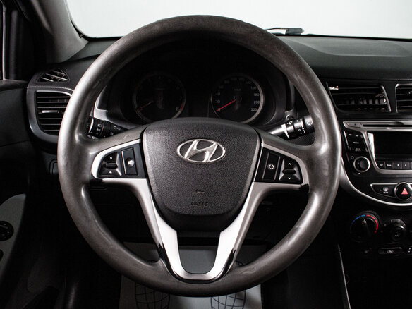 2014 Hyundai Solaris I Рестайлинг, чёрный, 799000 рублей - вид 9