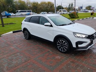 2024 Lada (ВАЗ) Vesta SW Cross I Рестайлинг (NG), белый, 1975000 рублей, вид 3
