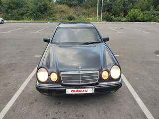 1997 Mercedes-Benz E-Класс 200 II (W210, S210), синий, 580000 рублей, вид 1