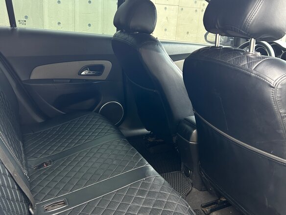 2011 Chevrolet Cruze I, серебристый, 350000 рублей - вид 8