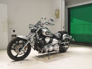 2018 Yamaha XV 1900, серебристый, 977000 рублей, вид 4