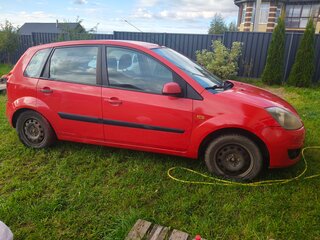 2007 Ford Fiesta Mk5, красный, 260000 рублей, вид 2