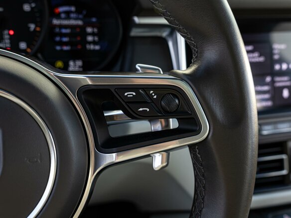 2019 Porsche Macan I Рестайлинг, чёрный, 5550000 рублей - вид 22