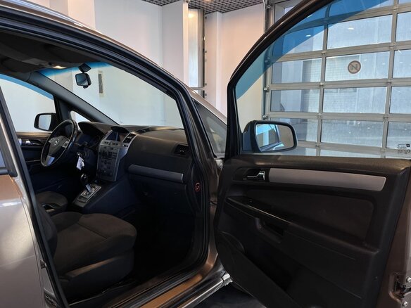 2013 Opel Zafira B Рестайлинг, бежевый, 430000 рублей - вид 25
