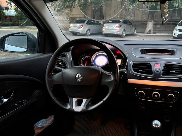 2014 Renault Fluence I Рестайлинг, белый, 530000 рублей - вид 16