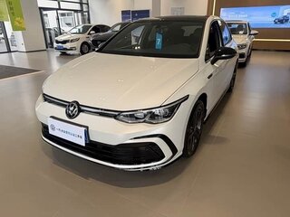 2023 Volkswagen Golf VIII, белый, 1570999 рублей, вид 1