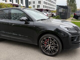 2022 Porsche Macan S I Рестайлинг 2, чёрный, 7800000 рублей, вид 4
