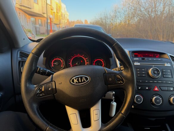 2010 Kia Ceed I Рестайлинг, серебристый, 660000 рублей - вид 6