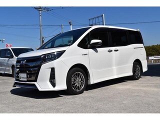 2021 Toyota Noah III (R80) Рестайлинг, белый, 2110000 рублей, вид 1