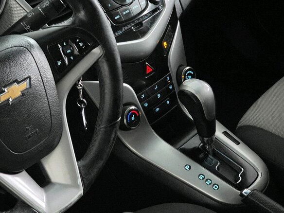 2012 Chevrolet Cruze I, белый - вид 17
