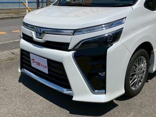 2021 Toyota Voxy III (R80) Рестайлинг, белый, 2250000 рублей, вид 5