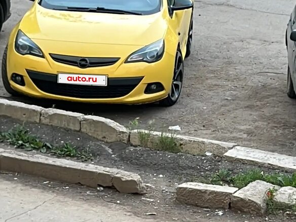2012 Opel Astra GTC J Рестайлинг, жёлтый, 650000 рублей