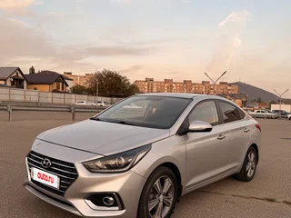 2017 Hyundai Solaris II, серебристый, 1300000 рублей, вид 1