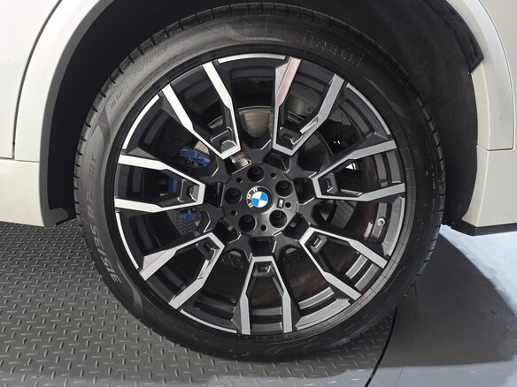 2025 BMW X5 40i IV (G05/G18) Рестайлинг, белый, 13500678 рублей - вид 21