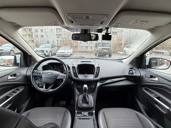2018 Ford Kuga II Рестайлинг, белый, 1900000 рублей - вид 5