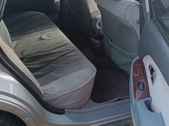 2001 Mitsubishi Diamante II, серый, 360000 рублей - вид 5