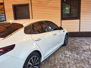 2019 Kia Optima IV Рестайлинг, белый, 1950000 рублей, вид 3