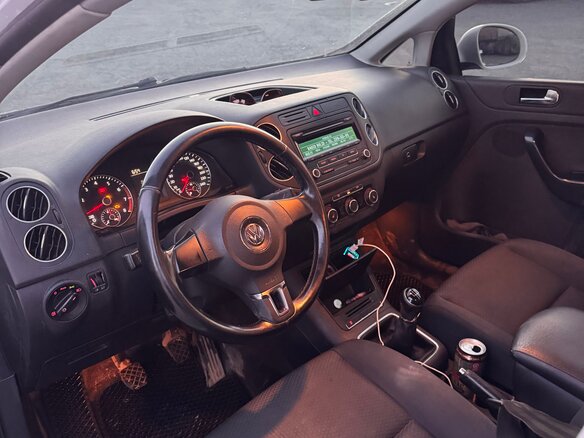 2012 Volkswagen Golf Plus II, белый, 585000 рублей - вид 9