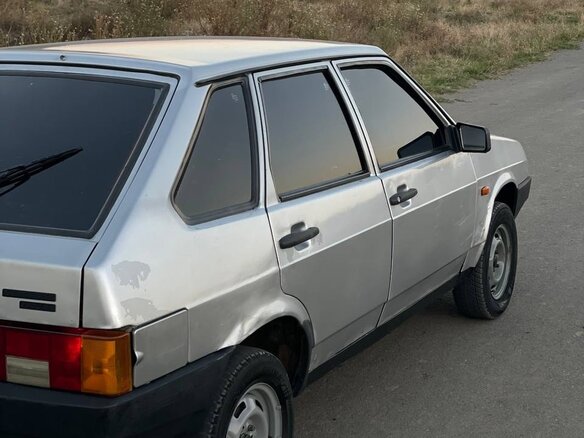 2005 Lada (ВАЗ) 21093i, серебристый, 115000 рублей - вид 3