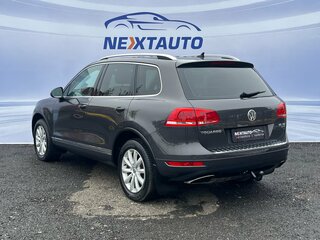 2011 Volkswagen Touareg II, чёрный, 2220000 рублей, вид 3