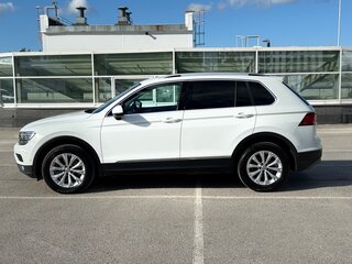 2018 Volkswagen Tiguan II, белый, 2550000 рублей, вид 4