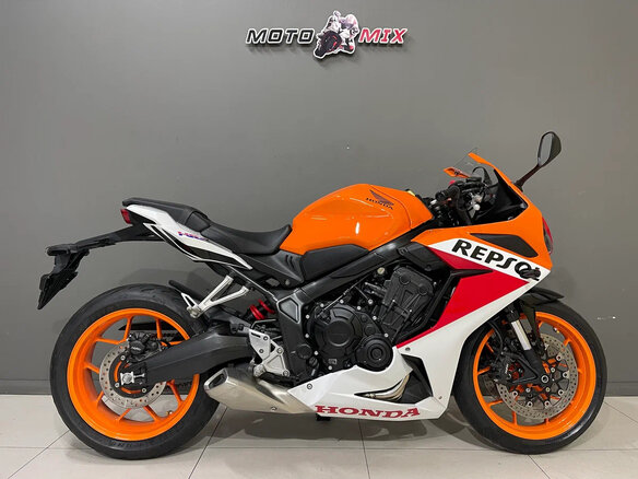 2022 Honda CBR 650R, оранжевый, 860000 рублей