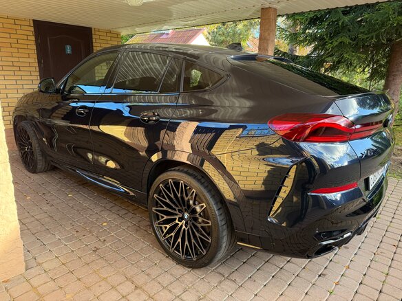 2021 BMW X6 40i III (G06), чёрный, 7750000 рублей - вид 28