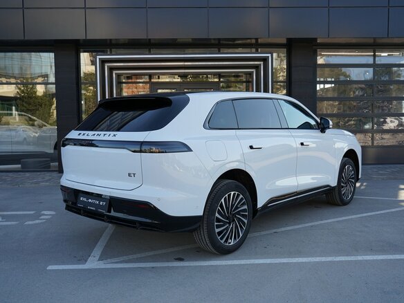 2026 Exeed Exlantix ET, белый, 6990000 рублей - вид 4