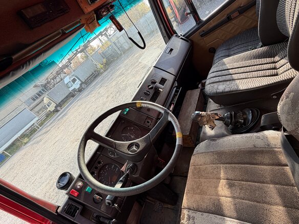 1988 Mercedes-Benz 814, красный, 549999 рублей - вид 3