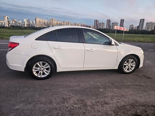 2013 Chevrolet Cruze I Рестайлинг, белый, 730000 рублей, вид 4