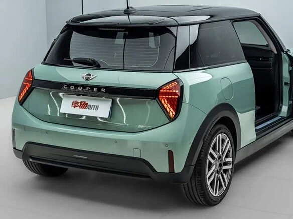 2025 Mini Hatch C IV (F65/F66/J01), зелёный, 3503124 рублей - вид 8