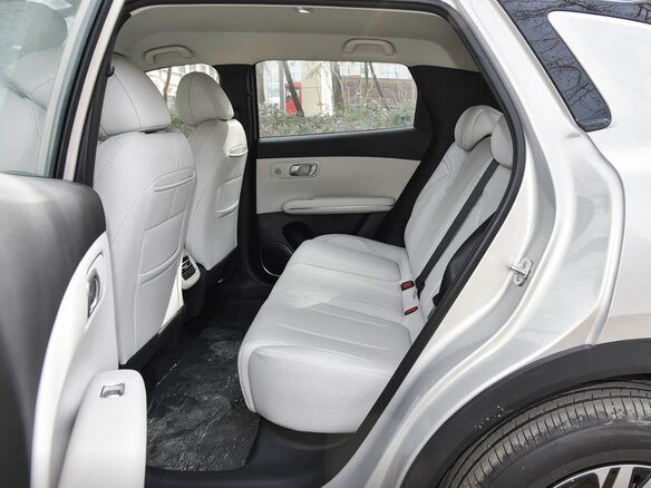 2026 Changan Qiyuan Q05 40.3 kWh II, серебристый - вид 9