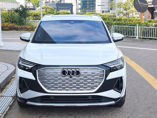2026 Audi Q4 e-tron I Рестайлинг, белый, 5960000 рублей, вид 2