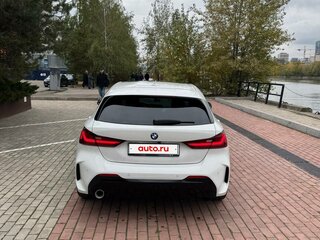 2021 BMW 1 серии 118d III (F40), белый, 2850000 рублей, вид 5