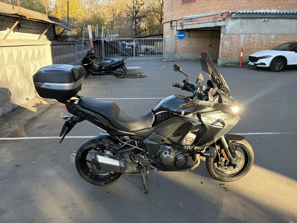 2020 Kawasaki Versys 1000, чёрный, 1350000 рублей