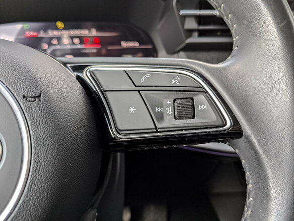 2022 Audi A3 Sportback 35 TFSI IV (8Y), зелёный, 2965000 рублей - вид 26