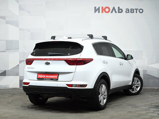 2017 Kia Sportage IV, белый, 2100000 рублей, вид 4