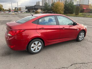 2016 Hyundai Solaris I Рестайлинг, красный, 920000 рублей, вид 4